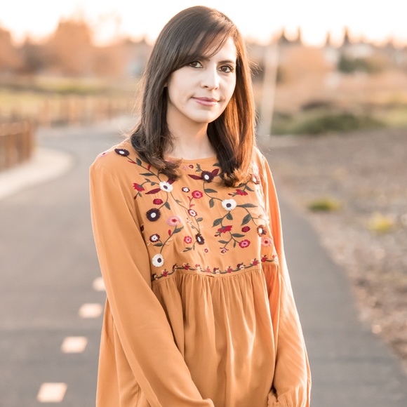 ⭐️LAST1⭐Embroidered Floral Babydoll Top In Honey - Picture 3 of 8